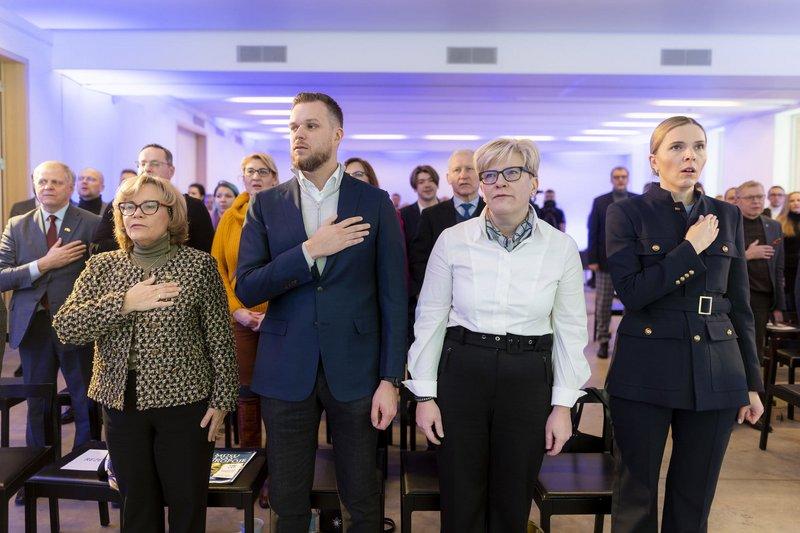 Stebuklas konservatnikų Lietuvoje — valdžia nori pati save nusiversti!