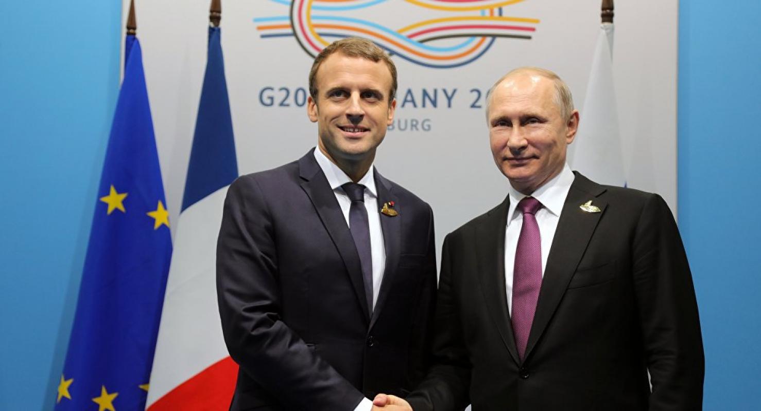 Makronas tiesia ranką Putinui ir remia Grybauskaitę prie sienos