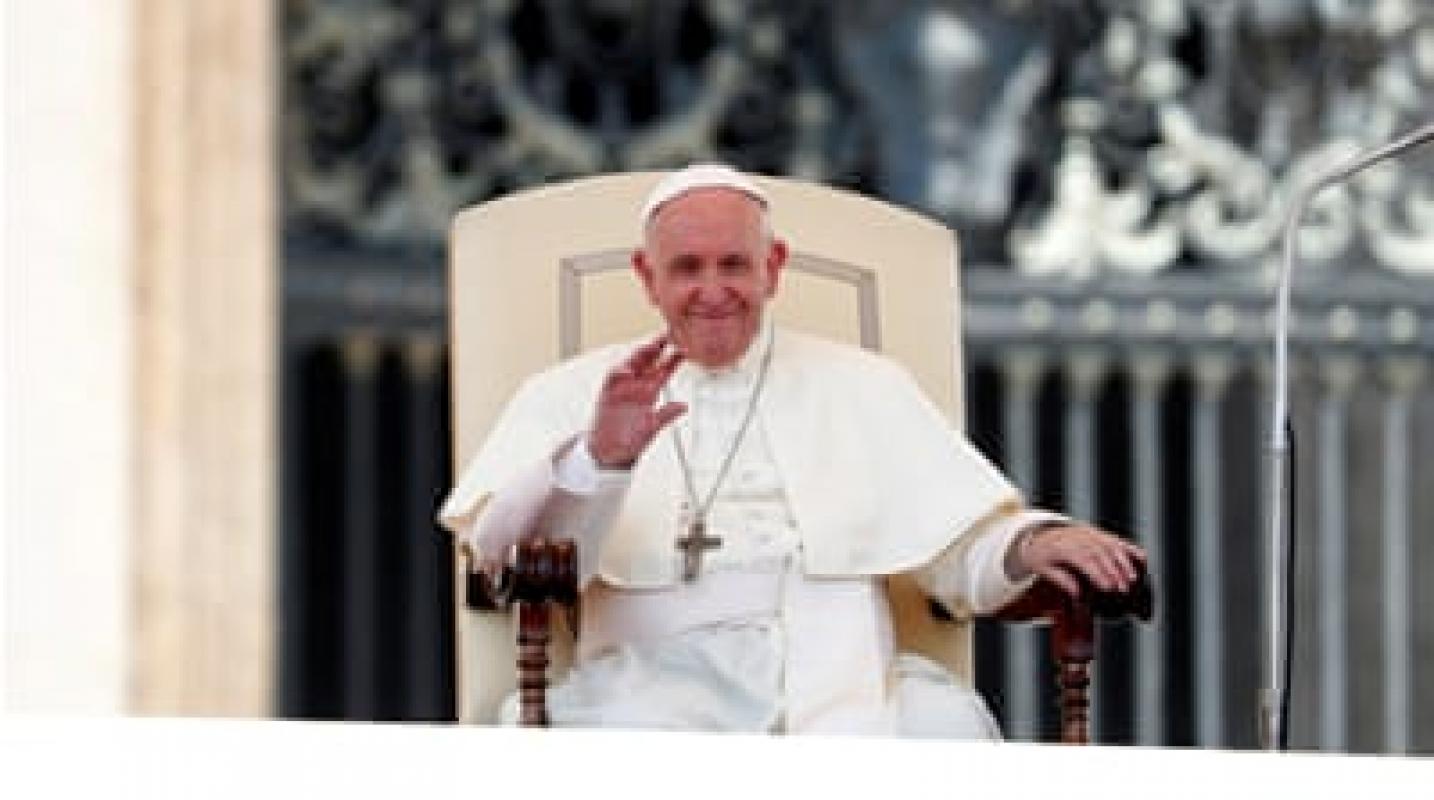 Popiežius Pranciškus homoseksualių vaikų tėvams pataria kreiptis į psichiatrus