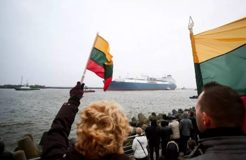 Kaimynų kerštas Lietuvai: Lietuva vėl išsidūrė su SGD terminalu