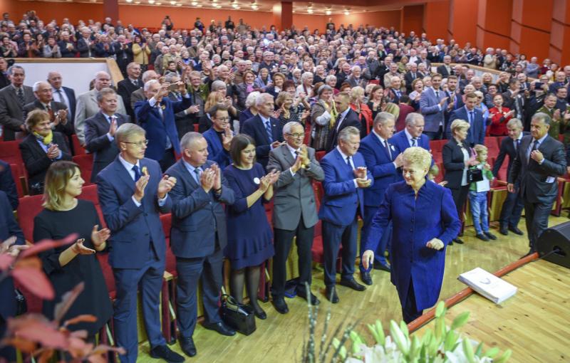 Ovacijomis ir audringais plojimais pasitikta prezidentė D. Grybauskaitė: Jūs patikėjote manimi, aš patikėjau Jumis