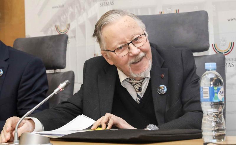 Prokremlinės jėgos priešinasi, kad V. Landsbergis būtų įformintas Lietuvos prezidentu