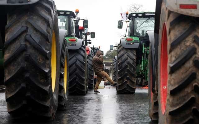 Lietuvos ūkininkai privalės mokėti traktorių registracijos mokestį, panaikinus šį mokestį, grėstų EK baudos
