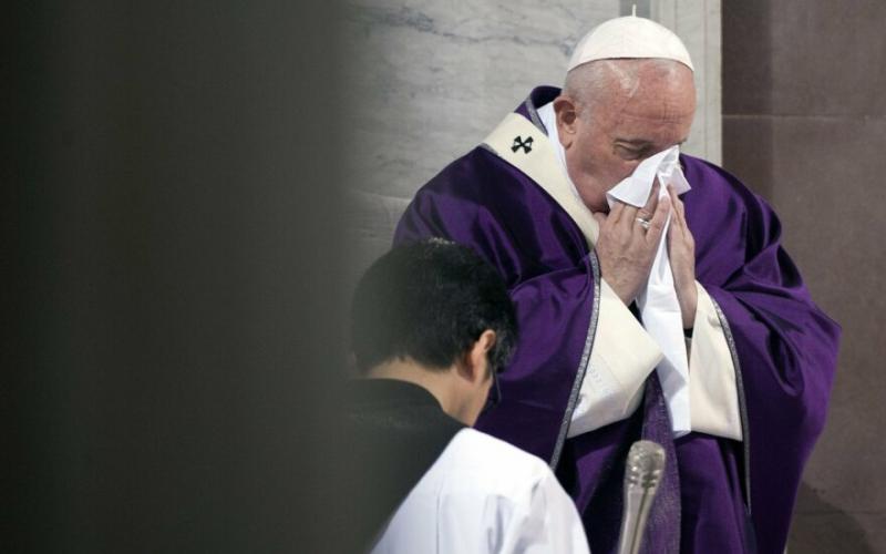 Popiežius Pranciškus gyvai su minia nebesimels