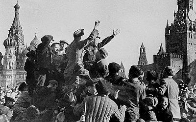 TSRS išgelbėjo žmoniją: Molotovo-Ribentropo paktas nulėmė Hitlerio sumušimą