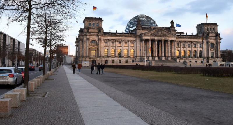Vokietijos deputatas paaiškino sankcijų panaikinimo dėl koronaviruso būtinumą