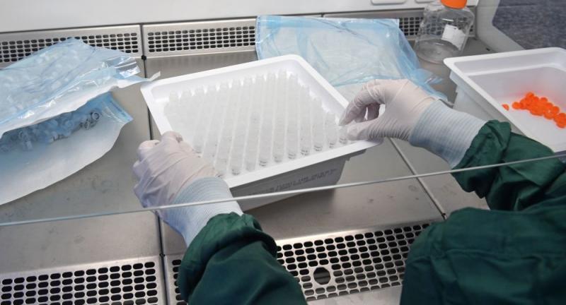 Kinijos gydytojai aptiko koronavirusą vyrų sėkloje