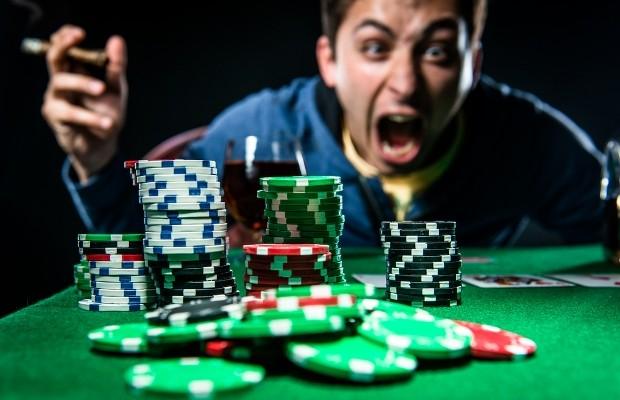 „Tai labai svarbu“: pradės veikti kazino ir lošimo automatų salonai