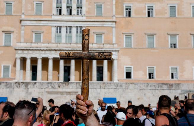 Atėnuose ir Salonikuose vyko protesto demonstracijos prieš COVID-19 karantiną, 5G ryšį, skiepus, čipavimą ir nekontroliuojamą imigraciją