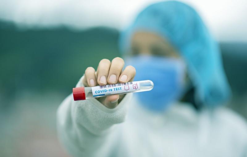 Britanijos pareigūnai pripažįsta: Dešimtys tūkstančių koronaviruso tyrimų rezultatų buvo suklastoti ir padauginti 2 kartus