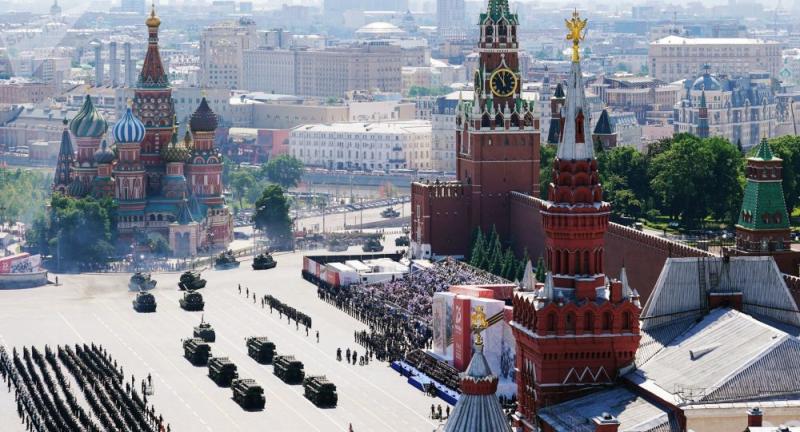 Pati svarbiausia Pergalė: kaip vyko paradas Maskvos Raudonojoje aikštėje