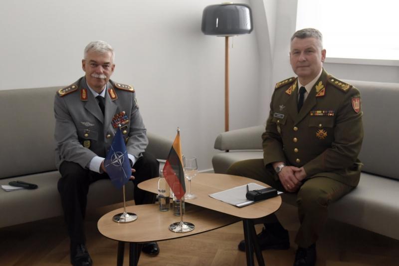 Lietuvos kariuomenės vadas: grėsmės nei pasaulyje, nei mūsų regione, deja, nemažėja