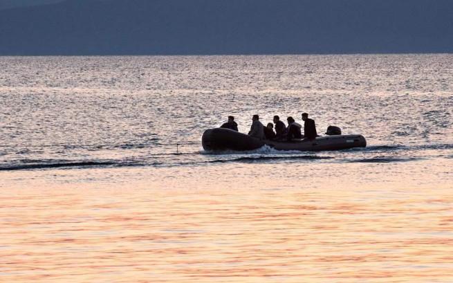 Graikijos pasieniečiai apšaudė valtį su migrantais