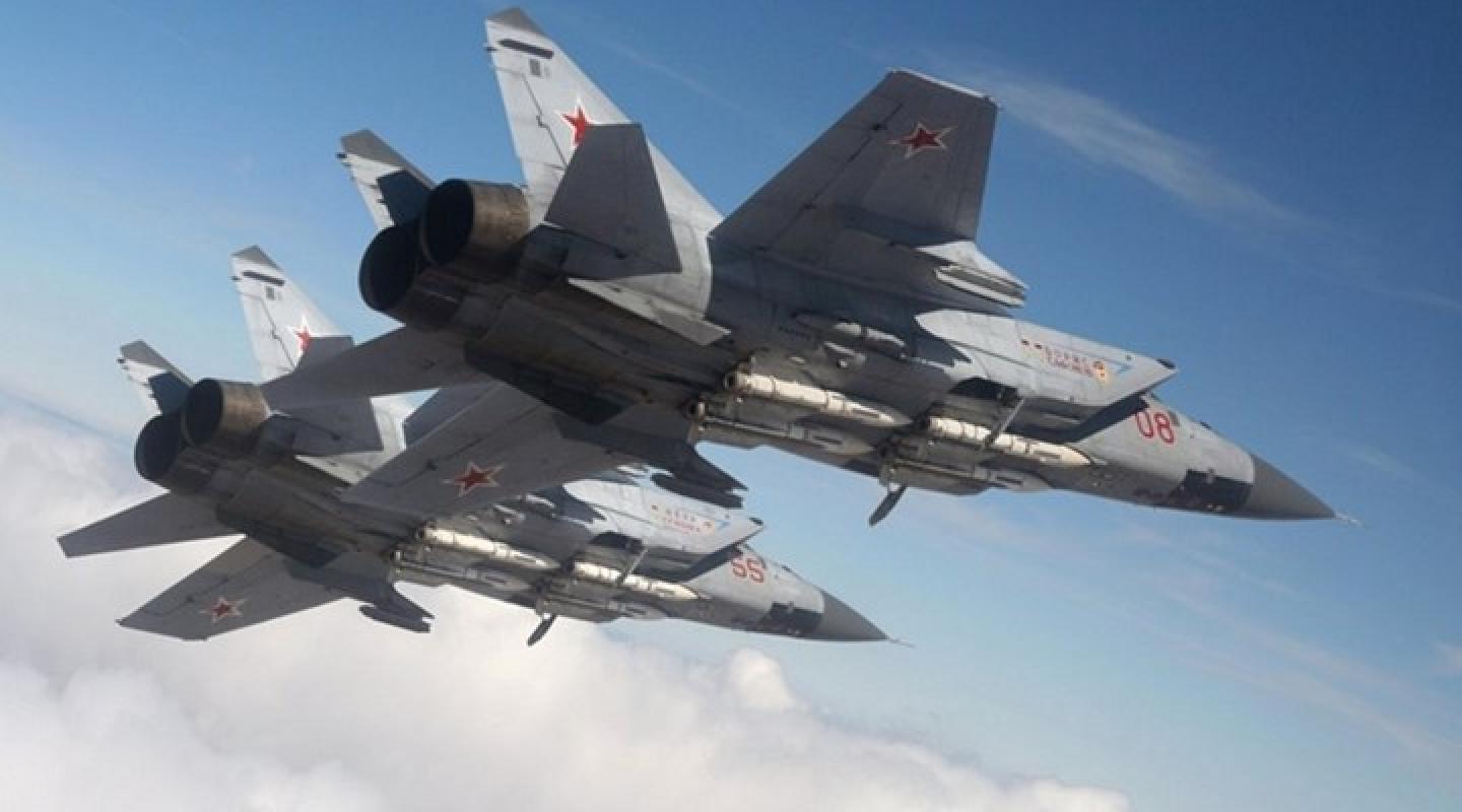 „Sirijos draugai“ sunerimę - rusiški MiG-31 uždarė Sirijos dangų