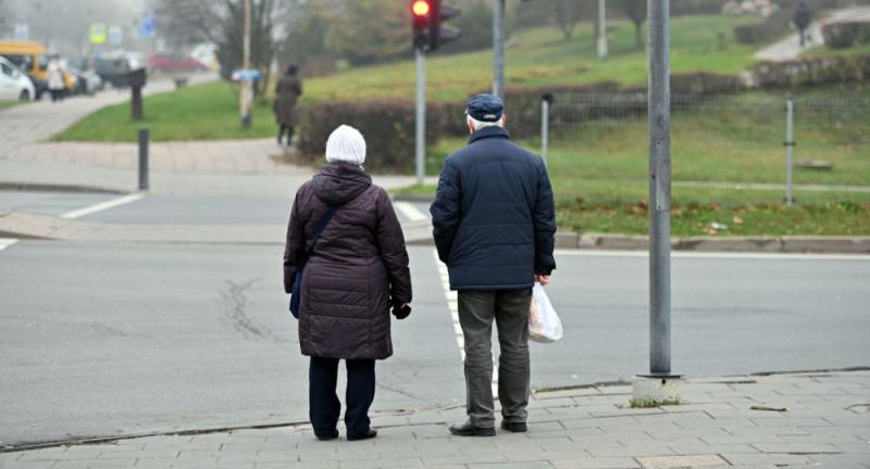 Jų negaila? Vakcina bus išbandyta su pagyvenusiais žmonėms Lietuvoje