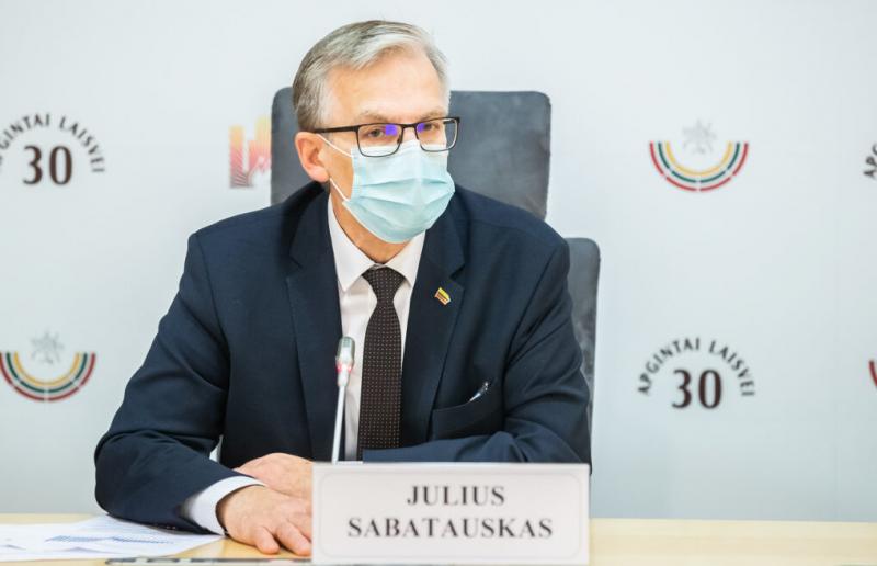 Julius Sabatauskas: „Vilnius genda nuo galvos – demonstruodamas cinizmą meras lošia va banque?“