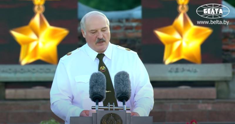 A. Lukašenka lietuviams pasiūlė atsikratyti išprotėjusiais politikais