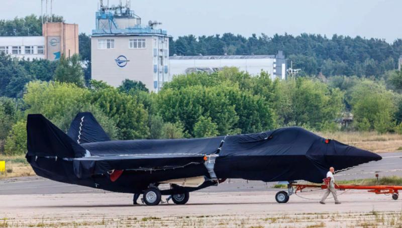 Naikintuvas iš niekur: „rusiškas F-35“ taps MAKS-2021 sensacija.