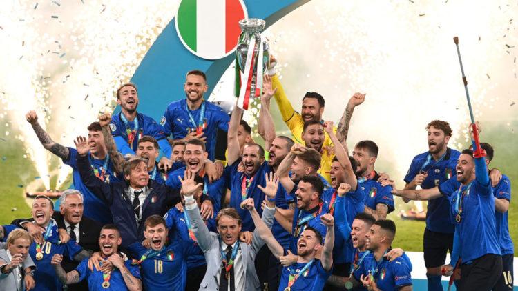 „Rasistinių“ italų „Euro futbolininkų“ laimėjimas,ir pažeminta negroidų okupuota Britanija