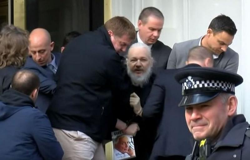 Paaiškėjo naujos tyrimo detalės - CŽV norėjo nužudyti Julianą Assange'ą