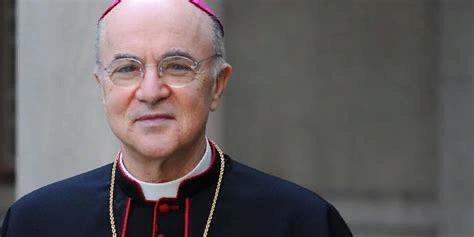Arkivyskupas Viganò: Turime kasdien melstis rožinį, kad apgintume savo tikėjimą, kultūrą ir sustabdytume 