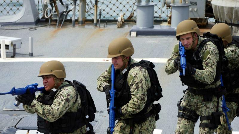 Britai ruošiasi bėgti iš Ukrainos