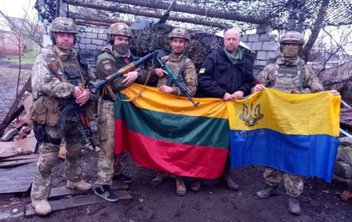Ar Lietuvos pozicija dėl įsitraukimo į Ukrainos ir Rusijos karą neturėtų būti sprendžiama referendumu?