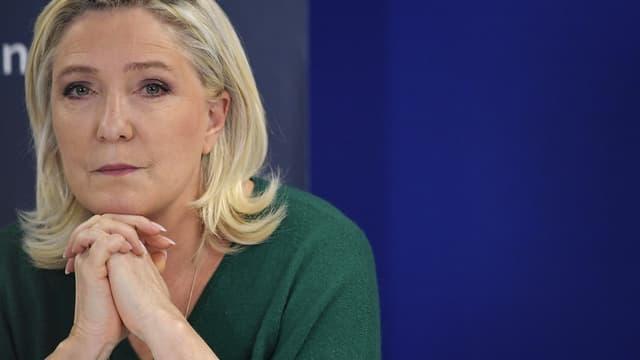 Makronas nerimauja dėl didėjančių Marine Le Pen reitingų prieš rinkimus: „Ji pavojinga“