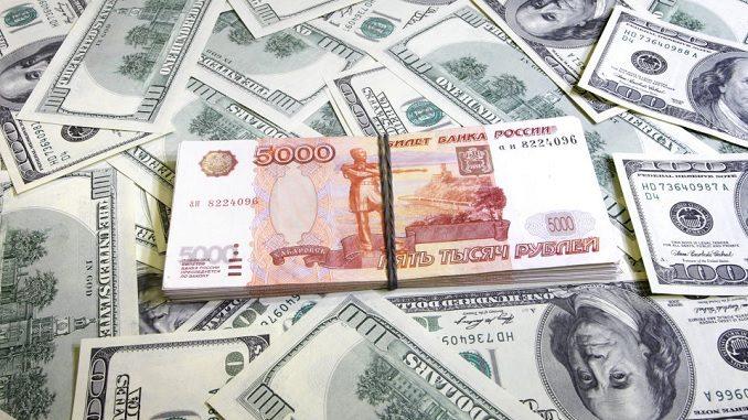 Ar jau galima teigti, kad rublis sunaikino dolerį?