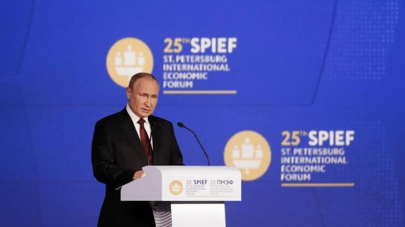 Putinas: RUSIJA dabar kuria NAUJĄ PASAULINĘ TVARKĄ