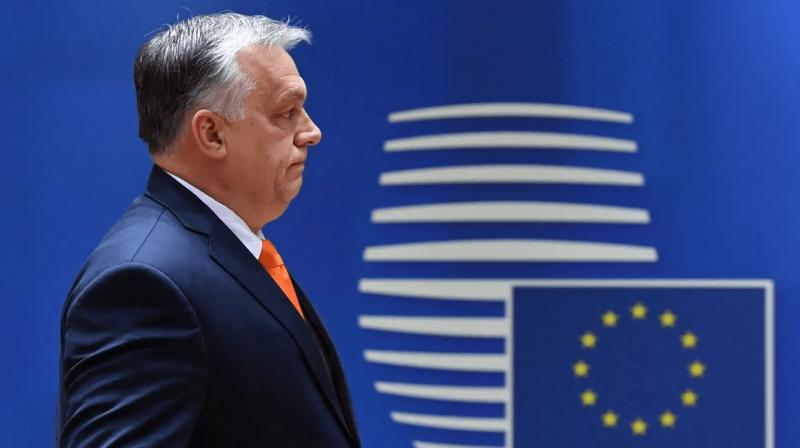 Orbanas „spjauna“ į Europos sankcijas Rusijai