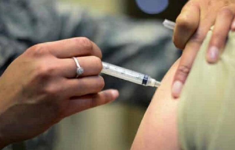 JK oficiali statistika: 1 iš 482 žmonių mirė po mRNR vakcinos injekcijos
