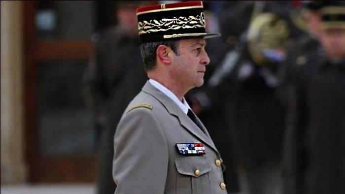 Prancūzijos generolas sako, kad neskiepyti asmenys yra 