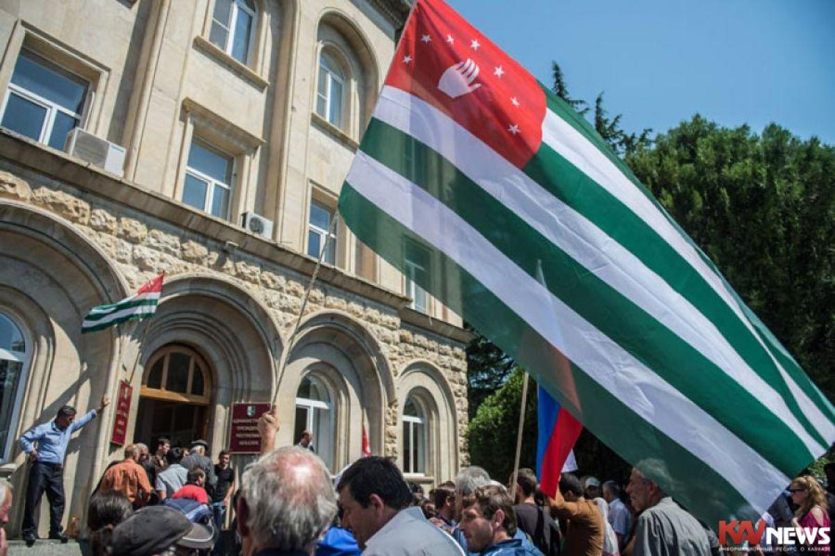 Abchazijos atkirtis globalistų vykdomam nužmoginimui: respublikos parlamentas uždraudė žudyti negimusius vaikus