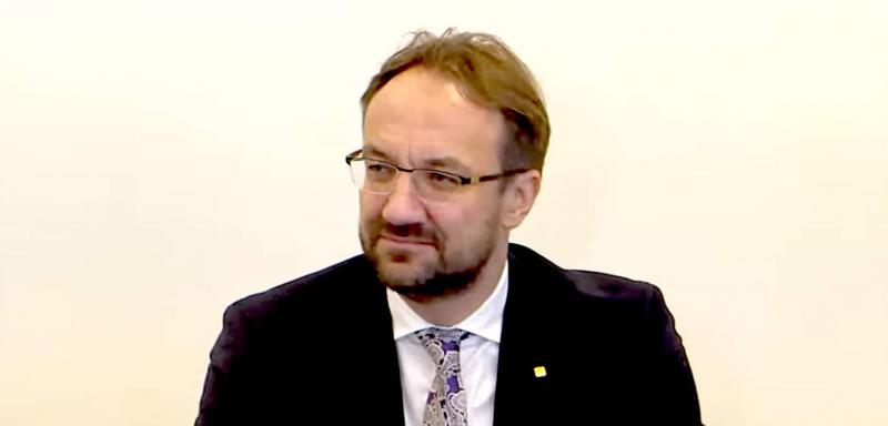 Į Lietuvos banko vadovą Gediminą Šimkų „ekspertai.eu“ kreipėsi patarimo