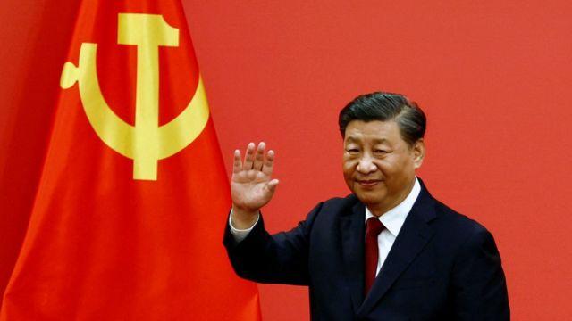 Xi Jinpingas vienbalsiai patvirtinas trečiai kadencijai