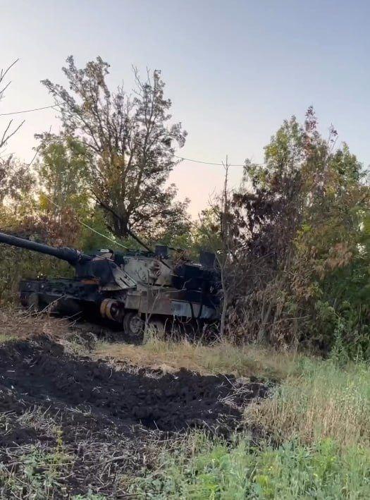 Prie Novodanilovkos sunaikintas fricų tankas „Leopard“ 2A6