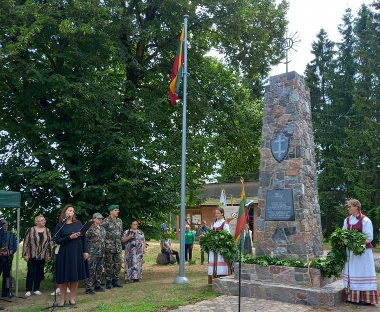 Atidengtas paminklas Čedasų krašto kovotojams dėl Lietuvos laisvės