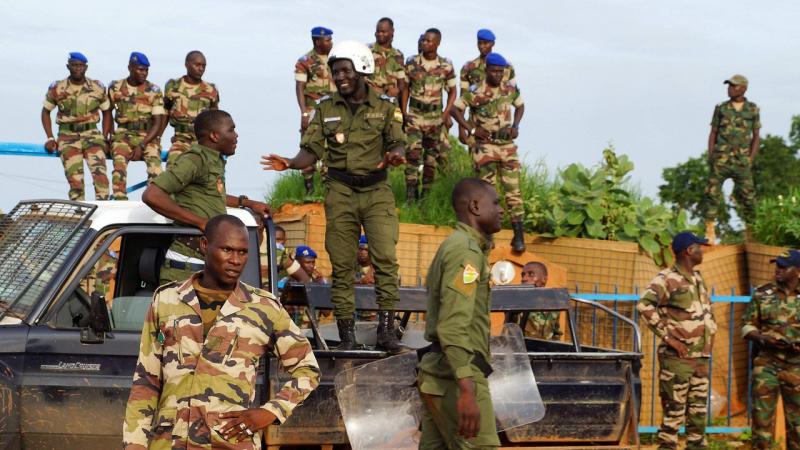 Prancūzija pasirengusi remti intervenciją Nigeryje