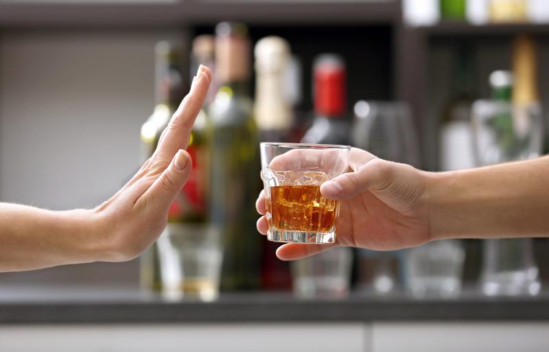 Mokslininkai: sugriežtinus alkoholio kontrolę Lietuvoje mažėjo mirčių, augo gyvenimo trukmė