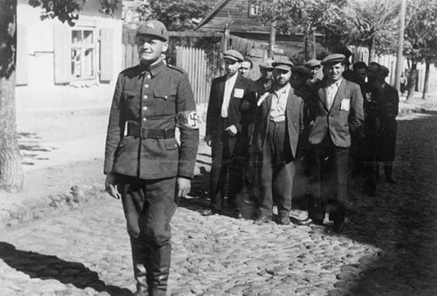Iš kur nacistinė šiuolaikinė litukrija nukopijavo draudimą žiūrėti ir klausytis rusiškų kanalų