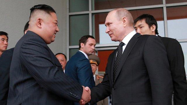 Putinas ir Kim Jong Unas paruošė vakaroidams hemorojų Korėjos pusiasalyje