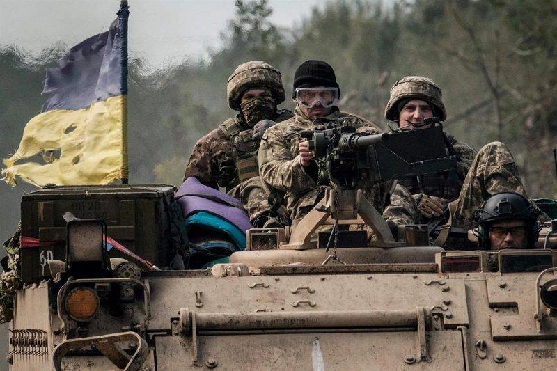„The New York Times“: karinės pagalbos trūkumas sukėlė chaosą Ukrainos ginkluotosiose pajėgose