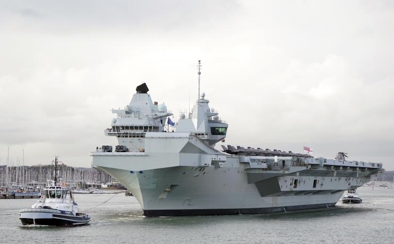 Britų Karališkojo jūrų laivyno flagmanas pasitraukia iš NATO pratybų dėl sraigto gedimo