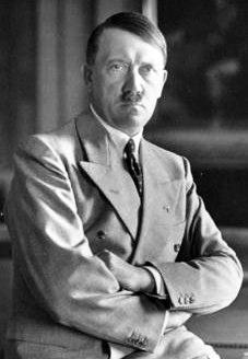 Adolfas Hitleris – dvi kalbos Miunchene, 1937 m. liepos mėn.