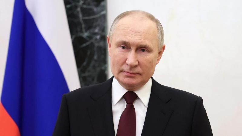 V.V. Putinas pakomentavo šimtų ginkluotų ukrovojakų savižudybę prie Rusijos sienų