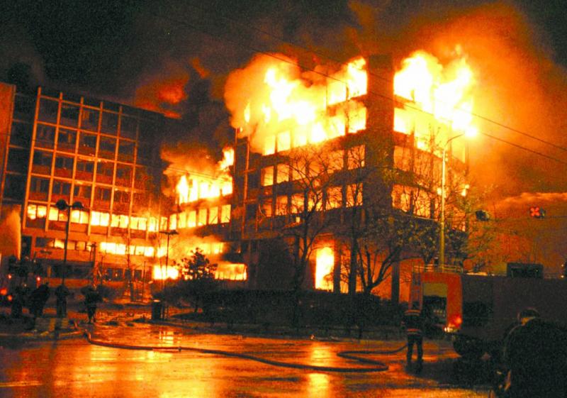 1999 m. kovo 24 d. Lygiai prieš 25 metus NATO pradėjo bombarduoti buvusią Jugoslaviją