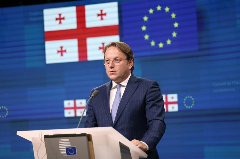 Europos Komisijos narys atsakė į Gruzijos premjero kaltinimus šantažu