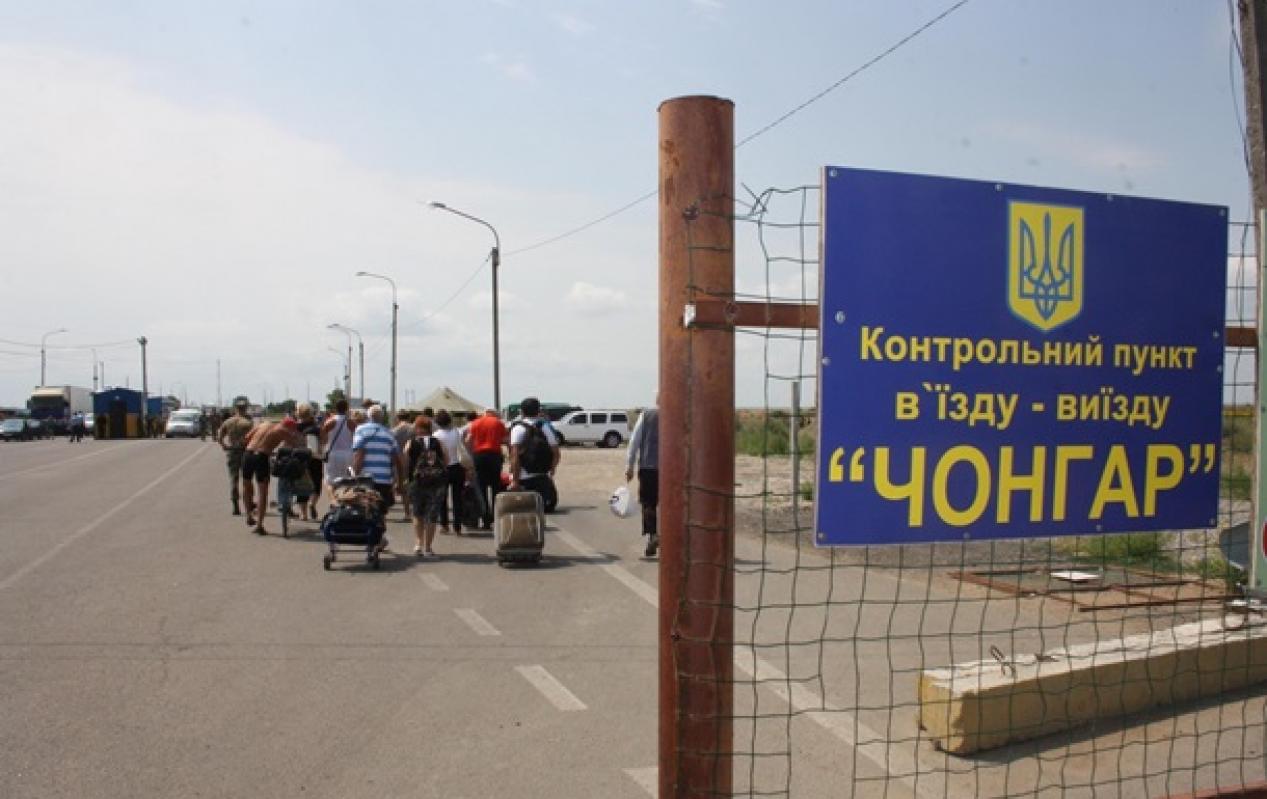 Okupuotas Krymas - tūkstančiai išdavikų veržiasi per sieną