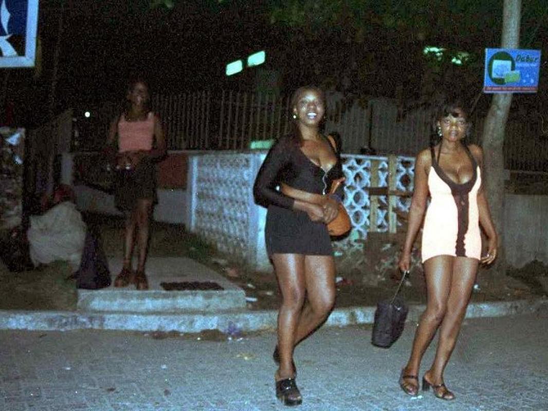 Migrantų krizė Italijoje: tūkstančiai moterų iš Nigerijos verčiamos dirbti prostitutėmis